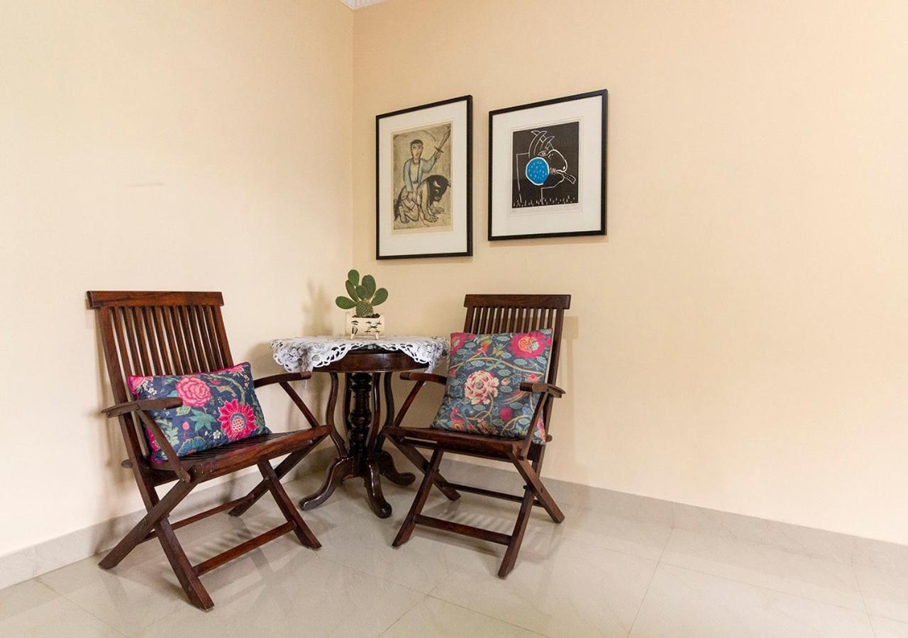 Neelam Bed & Breakfast โกลกาตา ภายนอก รูปภาพ
