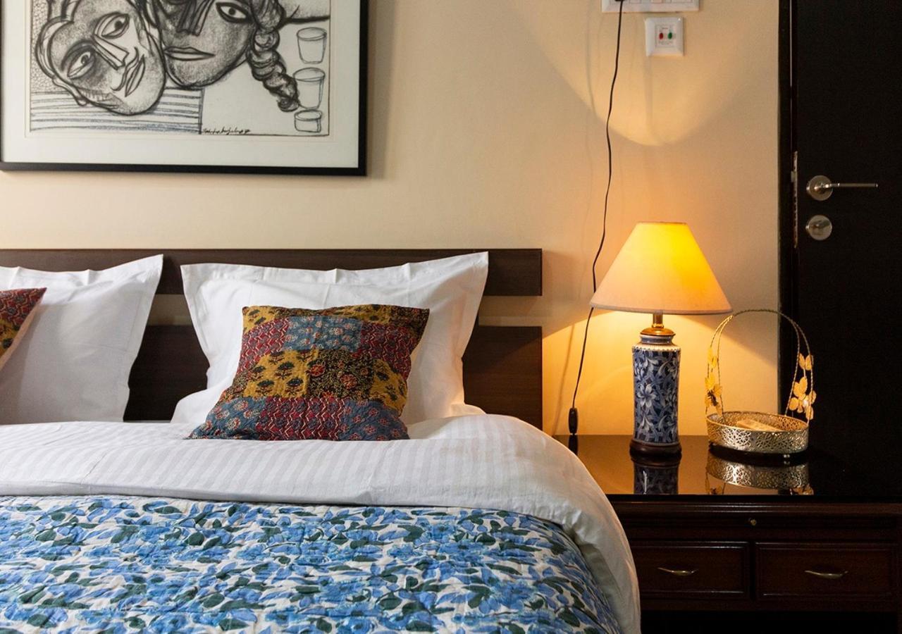 Neelam Bed & Breakfast โกลกาตา ภายนอก รูปภาพ