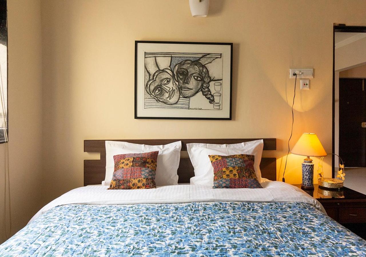 Neelam Bed & Breakfast โกลกาตา ภายนอก รูปภาพ